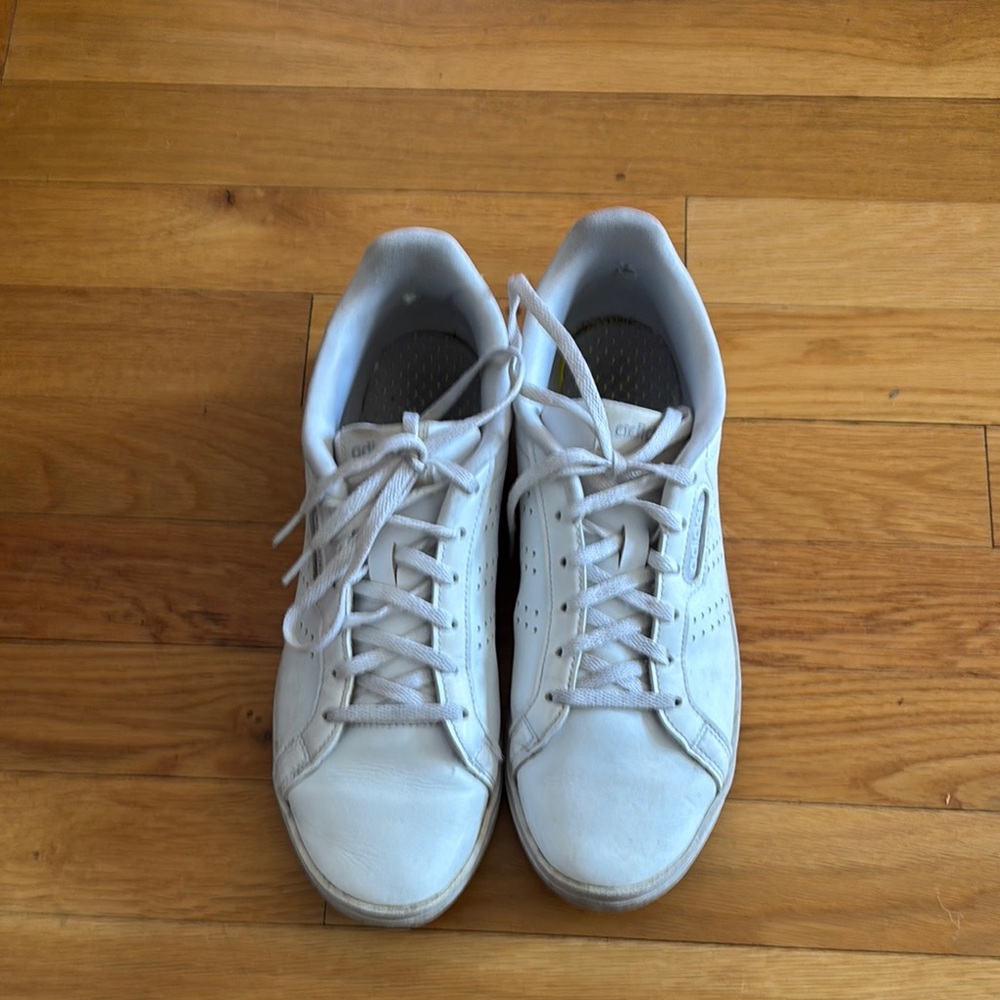 Classic White womans ADIDAS Sneakers